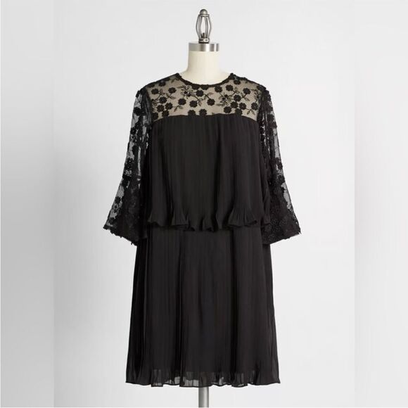 Modcloth Forever Unique Dauntless Dahlias Tiered Mini Dress Pleated Black 8 NWT - Picture 1 of 11